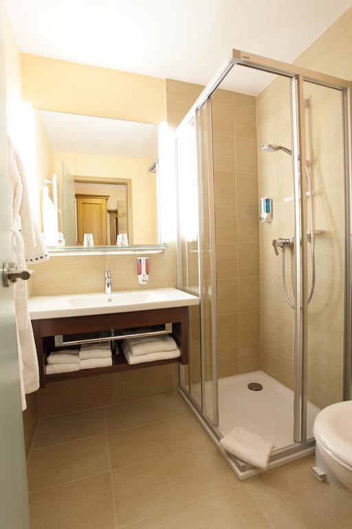 Hotel Alter Weissbraeu บัดเบียร์นบาค ภายนอก รูปภาพ